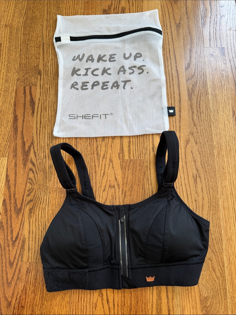 NWOT | SHEFIT Ultimate Sports Adjustable Bra and Laundry Bag | size Luxe
